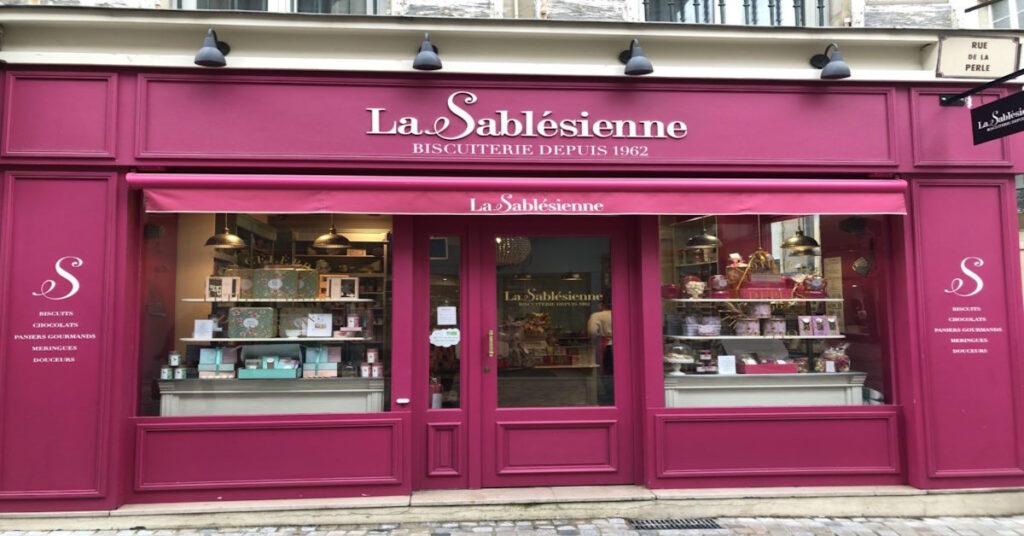 salésienne, biscuiterie, tours
 